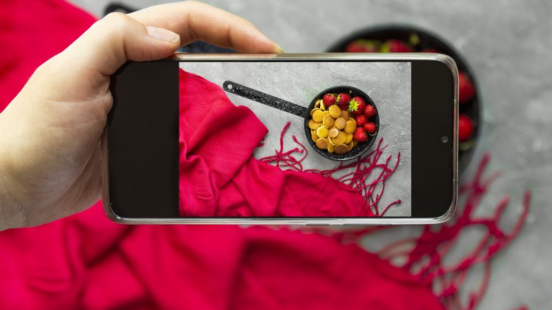 How to Take Attention Grabbing Product Photos with Smartphones?