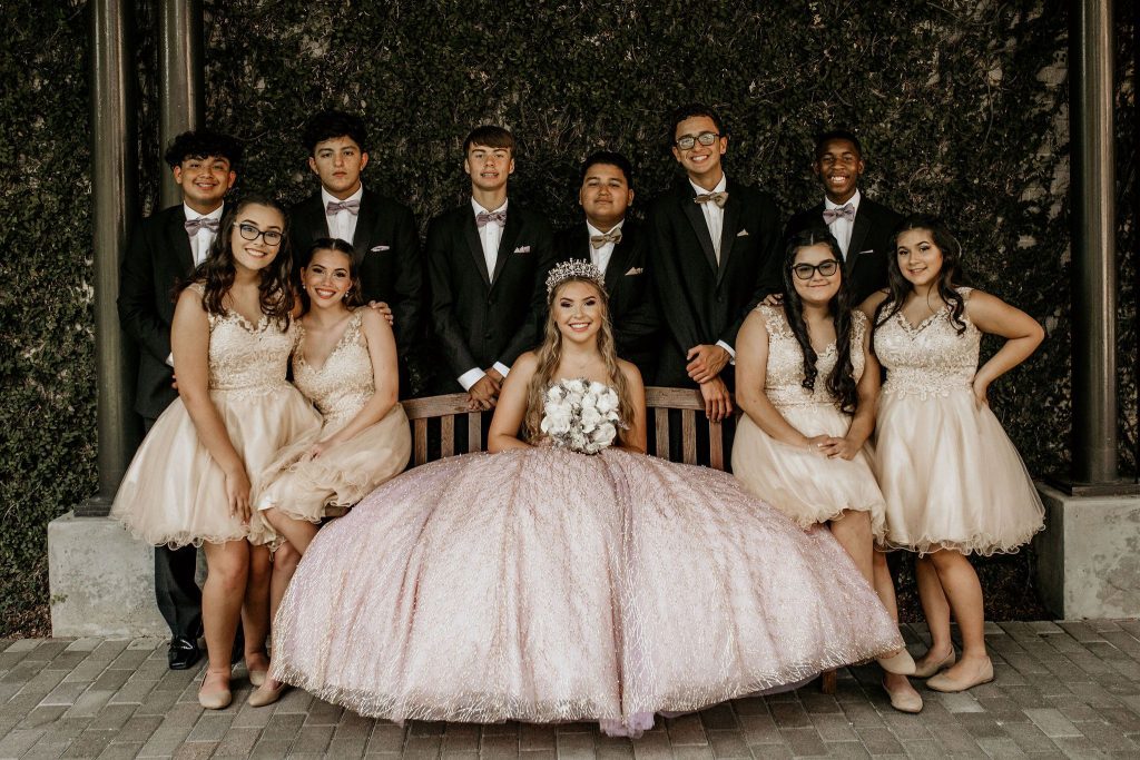 quinceanera-court-clipping-amazon