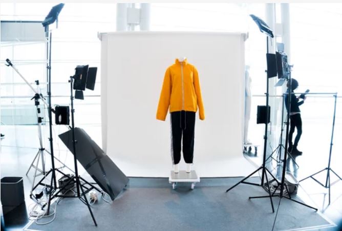 photoshoot-for-clothes-Clipping-Amazon