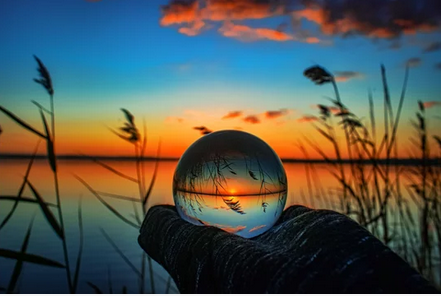 crystal-ball-photography-clipping-amazon