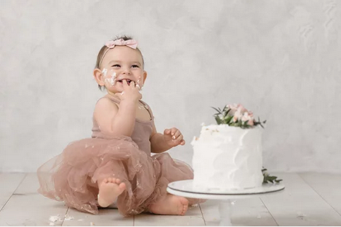 baby-girl-eating-cake-clipping-amazon