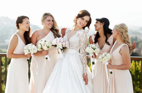 bride-with-bridesmaids-clipping-amazon