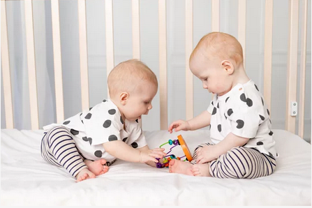 babies-playing-together-clipping-amazon