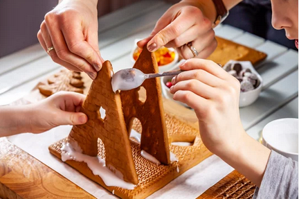 gingerbread-house-clipping-amazon